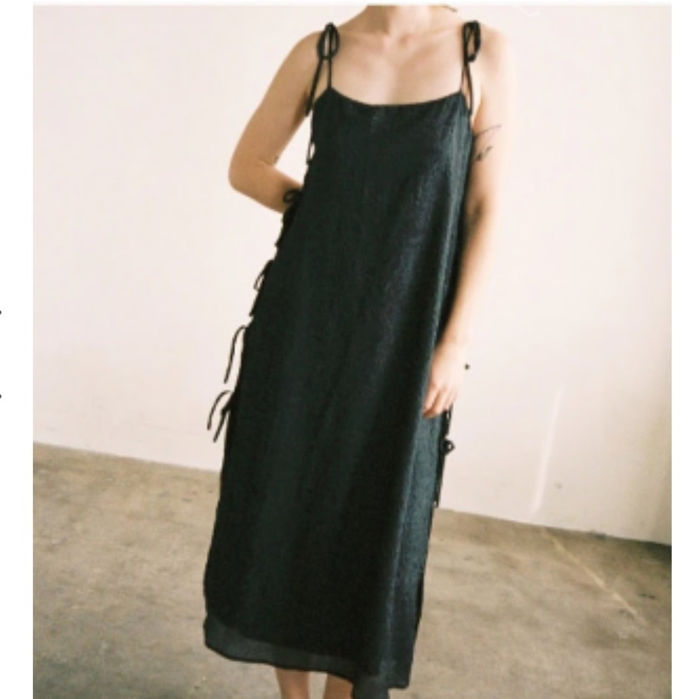 Mar Tie Midi Dress LISA SAYS GAH - BLACK ROSETTE